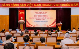 Hơn 150 cán bộ phường Việt Hưng được bồi dưỡng nghiệp vụ công tác xây dựng Đảng