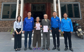 “Đến trước nhu cầu - Tiên phong phục vụ”: Điểm sáng mô hình hỗ trợ thủ tục hành chính tại nhà ở phường Tùng Thiện