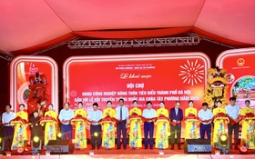 Hội chợ hàng công nghiệp nông thôn tiêu biểu gắn với lễ hội truyền thống Quốc gia chùa Tây Phương