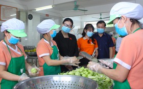 Giám sát chuyên đề công tác thu, chi và tổ chức bữa ăn bán trú cho học sinh tại phường Thanh Liệt