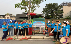 Phụ nữ Thủ đô ra quân Ngày cuối tuần xanh, chào mừng Đại hội MTTQ Việt Nam XI