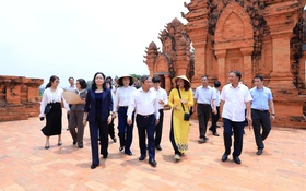 Phát triển du lịch và công nghiệp văn hóa gắn với bảo tồn, phát huy giá trị văn hóa dân tộc