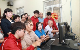 Phường Bạch Mai tiếp nhận 400 bộ máy tính từ 4 trường Đại học đẩy mạnh phong trào 