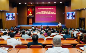 Đại biểu HĐND thành phố Hà Nội - Đơn vị bầu cử số 7 tiếp xúc cử tri trước kỳ họp