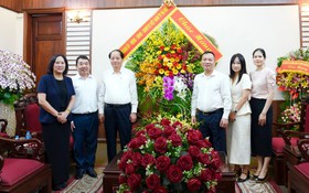 Trưởng ban Tuyên giáo và Dân vận Thành ủy Hà Nội thăm, chúc mừng các cơ quan báo chí
