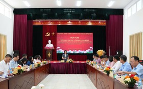 Đoàn giám sát Ủy ban MTTQ Việt Nam Thành phố kiểm tra thực hiện dân chủ ở cơ sở tại xã Hồng Vân