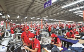 Khen thưởng các doanh nghiệp có thành tích trong phong trào thi đua khối Doanh nghiệp