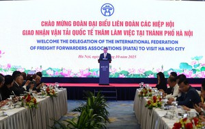 Hanoi cooperates with FIATA to promote logistics development
