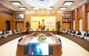 NA Chairman Tran Thanh Man reviews election preparation works