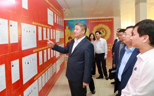 Hanoi Vice Chairman inspects election preparations in Phuc Tho, Phuc Loc, Hat Mon communes