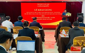 Hanoi opens training course for Vientiane officials