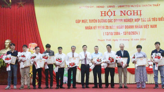 Huyện Thạch Thất: Khen thưởng 26 doanh nghiệp, hợp tác xã tiêu biểu