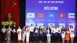 Quận Hoàn Kiếm: Biểu dương 70 doanh nghiệp tiêu biểu năm 2024