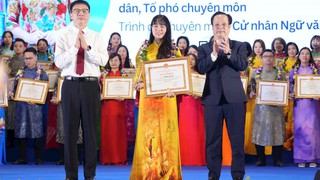 Hà Nội tôn vinh 196 nhà giáo tâm huyết, sáng tạo, vì học sinh năm 2024