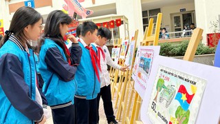 Phát động cuộc thi thanh thiếu niên sưu tập và tìm hiểu tem bưu chính