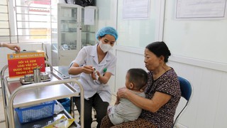 Các quận, huyện đẩy mạnh tuyên truyền phòng chống bệnh Sởi cho người dân