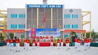 Tổ chức lại Trường THPT Sơn Tây thành Trường THPT chuyên Sơn Tây