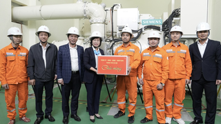 Đồng chí Bùi Huyền Mai thăm, chúc Tết các đơn vị ứng trực, phục vụ Tết