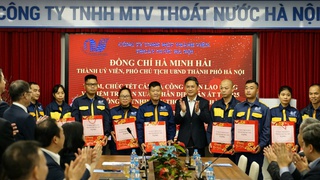 Phó Chủ tịch UBND Thành phố Hà Minh Hải thăm, chúc Tết cán bộ, công nhân Công ty TNHH MTV Thoát nước Hà Nội