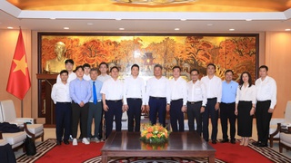 Hà Nội  và LG Energy Solution hợp tác phát triển dự án tủ đổi pin xe máy điện