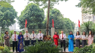 Gắn biển các công trình “Dân vận khéo” tiêu biểu trên địa bàn phường Yên Hòa và Tây Mỗ