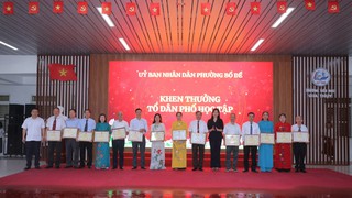 Phường Bồ Đề tuyên dương các tập thể, cá nhân có thành tích xuất sắc trong công tác khuyến học, khuyến tài