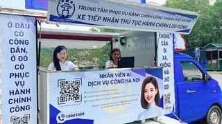Xe tiếp nhận thủ tục hành chính lưu động đầu tiên hoạt động ở Hà Nội