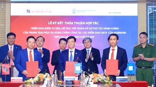 Triển khai điểm tư vấn, hỗ trợ, tiếp nhận hồ sơ thủ tục hành chính tại các điểm giao dịch của Agribank