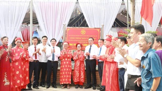 Ban Tuyên giáo và Dân vận gắn biển 2 công trình 