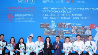 Hà Nội đưa di sản Nghi lễ và trò chơi Kéo co tiếp tục lan tỏa mạnh mẽ trong đời sống đương đại