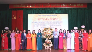 Phường Hồng Hà tuyên dương các điển hình tiên tiến, nhà giáo tiêu biểu