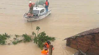 Hà Nội khẩn trương xây dựng kế hoạch hỗ trợ các tỉnh miền Trung khắc phục hậu quả mưa lũ