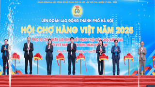 Đa dạng các mặt hàng thiết yếu tại Hội chợ phục vụ công nhân lao động và Nhân dân Thủ đô