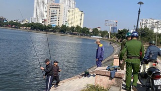 Phường Hoàng Liệt: Chấm dứt tình trạng tập trung câu cá, xả rác tại hồ Linh Đàm