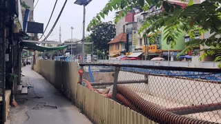 Thu gọn rào chắn 5 vị trị thi công dự án Tuyến đường sắt đô thị thí điểm, đoạn Nhổn-Ga Hà Nội