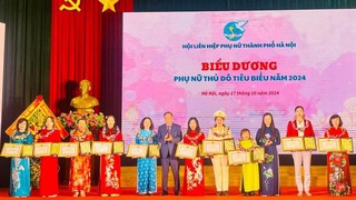 Khen thưởng các Chi hội phụ nữ Thủ đô tiêu biểu, đã có nhiều thành tích trong các lĩnh vực, góp phần xây dựng và phát triển Thủ đô