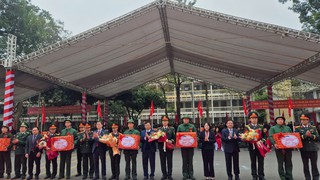 Lễ giao nhận quân quận Hai Bà Trưng năm 2025: 102 thanh niên lên đường nhập ngũ
