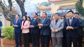 Lãnh đạo thành phố Hà Nội dâng hương tưởng nhớ Bí thư Thành ủy Hà Nội đầu tiên