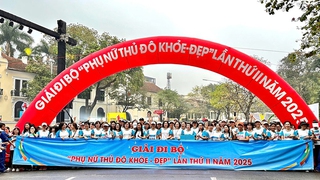 Gần 1.000 vận động viên tham gia giải đi bộ “Phụ nữ Thủ đô khỏe - đẹp” lần thứ II