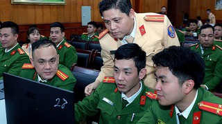 Công an thành phố Hà Nội tập huấn công tác cấp, đổi giấy phép lái xe cho Công an cấp xã