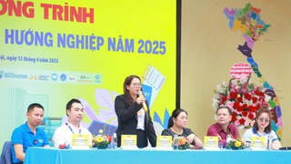 Hơn 2.000 học sinh Hà Nội được đối thoại, tư vấn tuyển sinh, hướng nghiệp