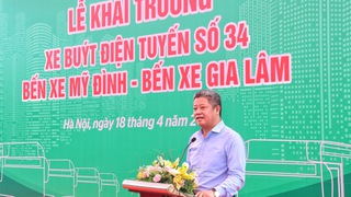 Khai trương tuyến xe buýt điện số 34 (Bến xe Mỹ Đình - Gia Lâm)