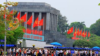 Hướng dẫn giao thông và đỗ xe phục vụ nhân dân, khách quốc tế vào lăng viếng Chủ tịch Hồ Chí Minh