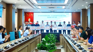 Quận Tây Hồ phát động ủng hộ Quỹ “Vì biển, đảo Việt Nam” năm 2025