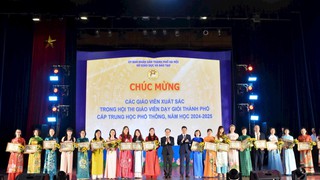 Hà Nội trao thưởng 105 giáo viên dạy giỏi cấp THPT, năm học 2024-2025