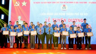 Tuyên dương 100 