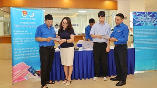 Quận Hoàn Kiếm phát động phong trào “Bình dân học vụ số”: Hướng đến phổ cập kỹ năng số cho toàn dân