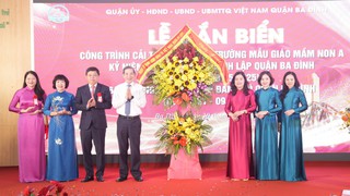 Ba Đình gắn biển công trình chào mừng kỷ niệm 64 năm Ngày thành lập quận