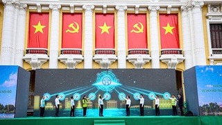 Hà Nội tiên phong vận hành thiết bị vệ sinh môi trường hiện đại tại 4 quận nội đô