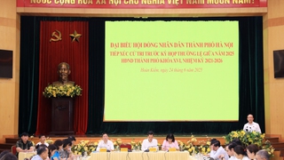 Chủ tịch HĐND Thành phố Nguyễn Ngọc Tuấn tiếp xúc cử tri quận Hoàn Kiếm